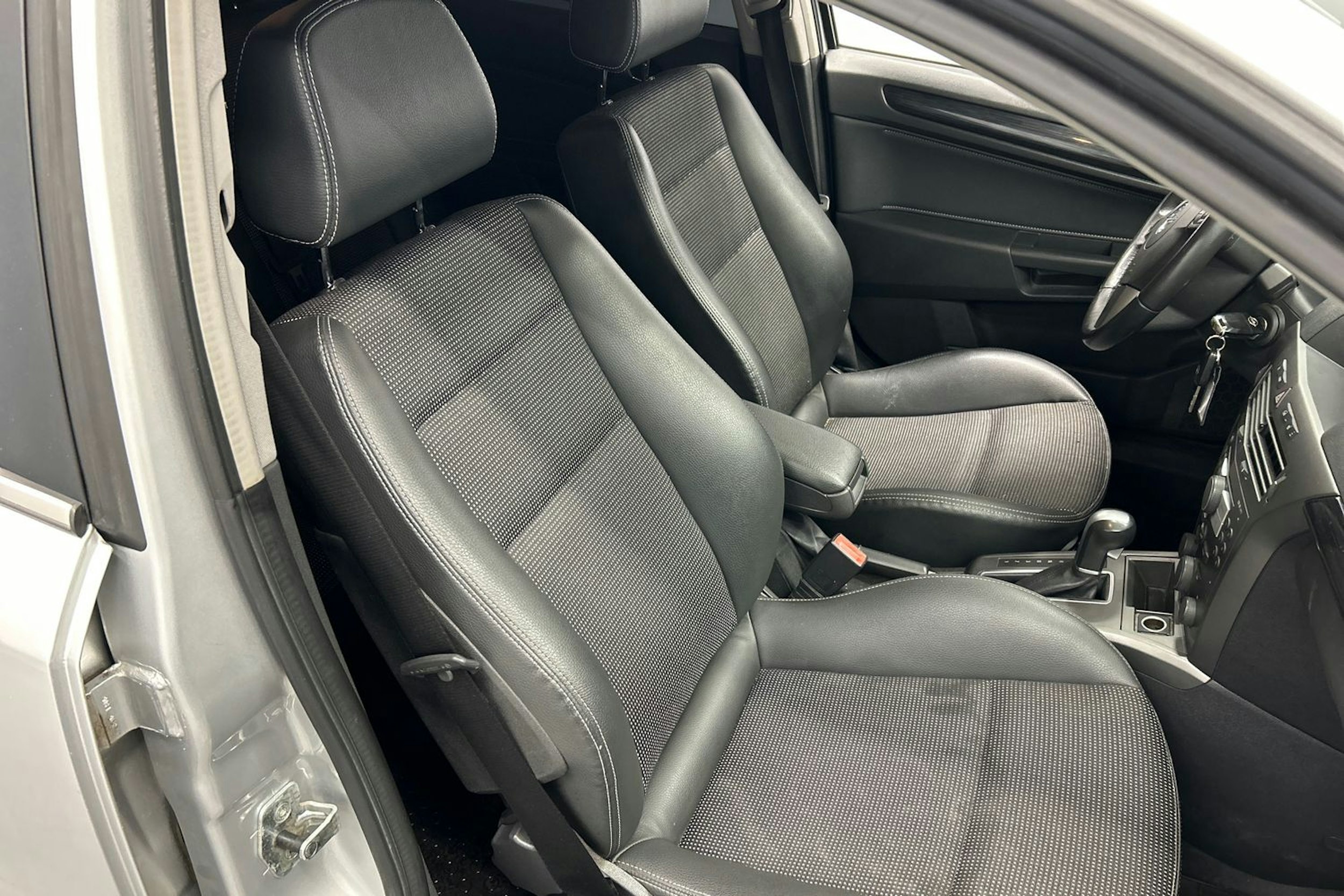 hopea Opel Astra 2006 kuva 12.
