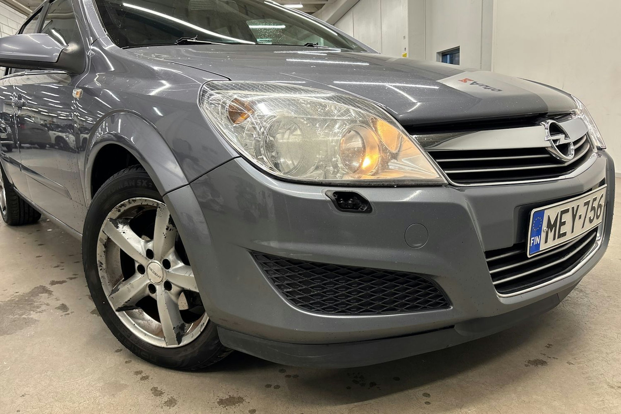 harmaa Opel Astra 2008 kuva 21.