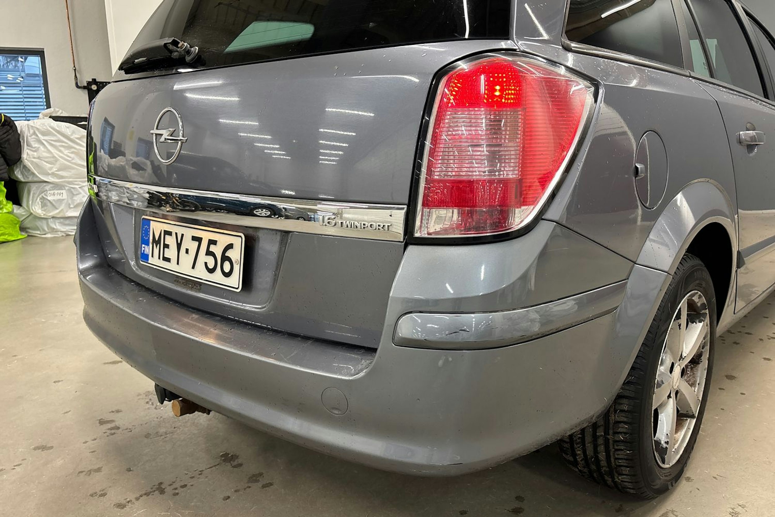 harmaa Opel Astra 2008 kuva 25.