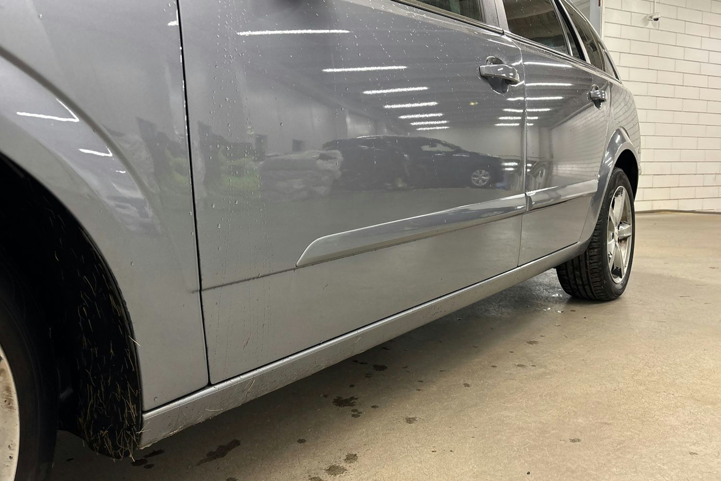 harmaa Opel Astra 2008 kuva 28.