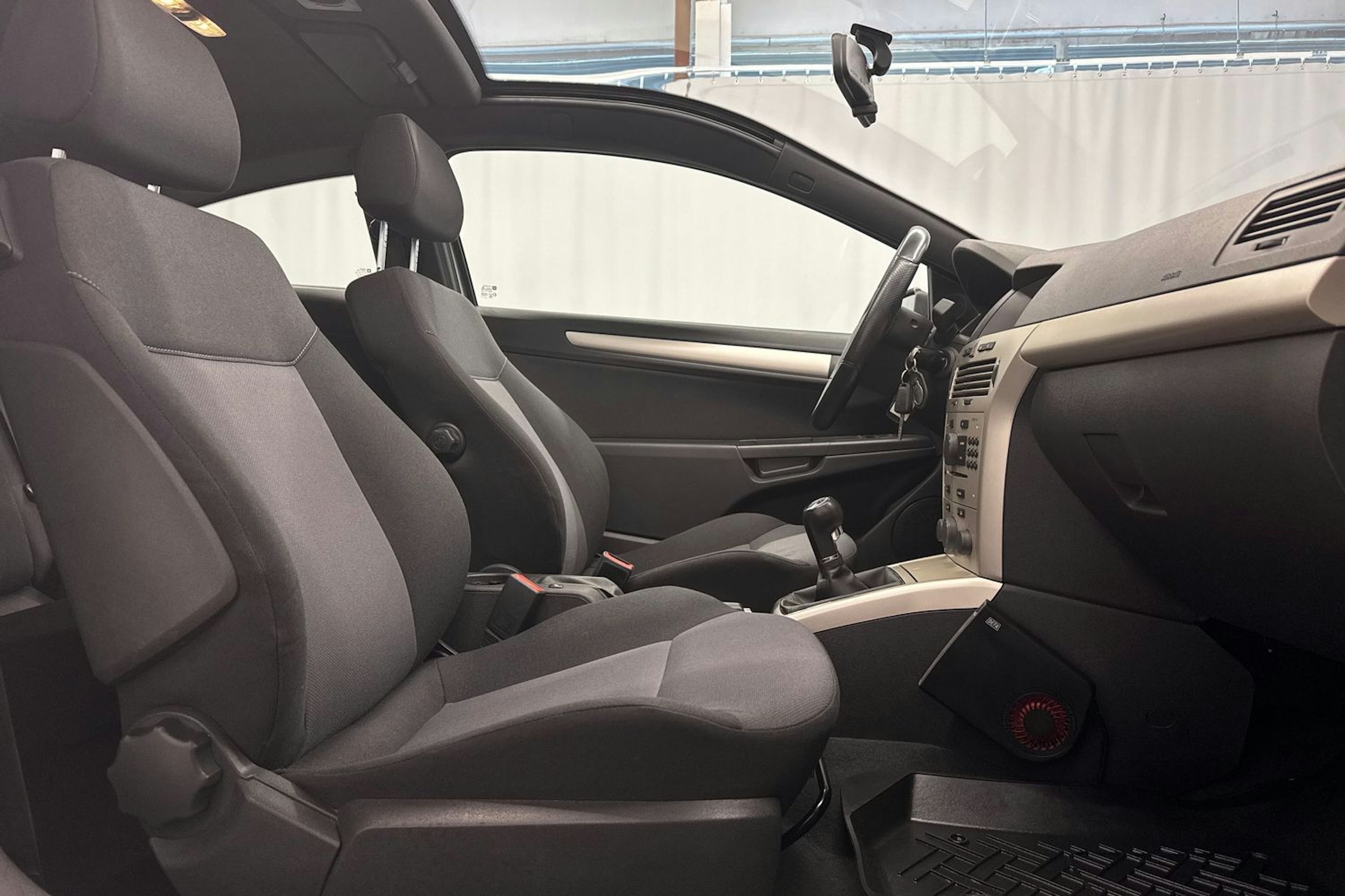 hopea Opel Astra 2008 kuva 25.
