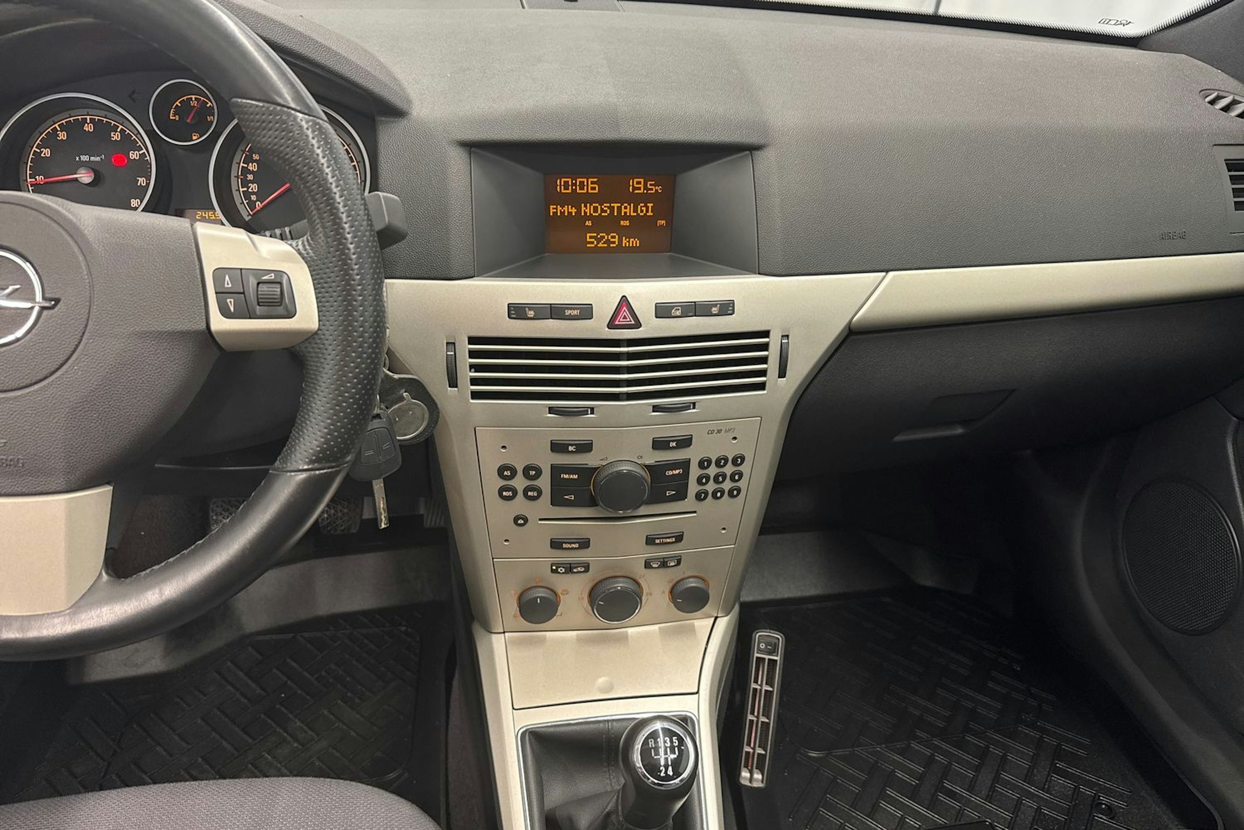 hopea Opel Astra 2008 kuva 28.