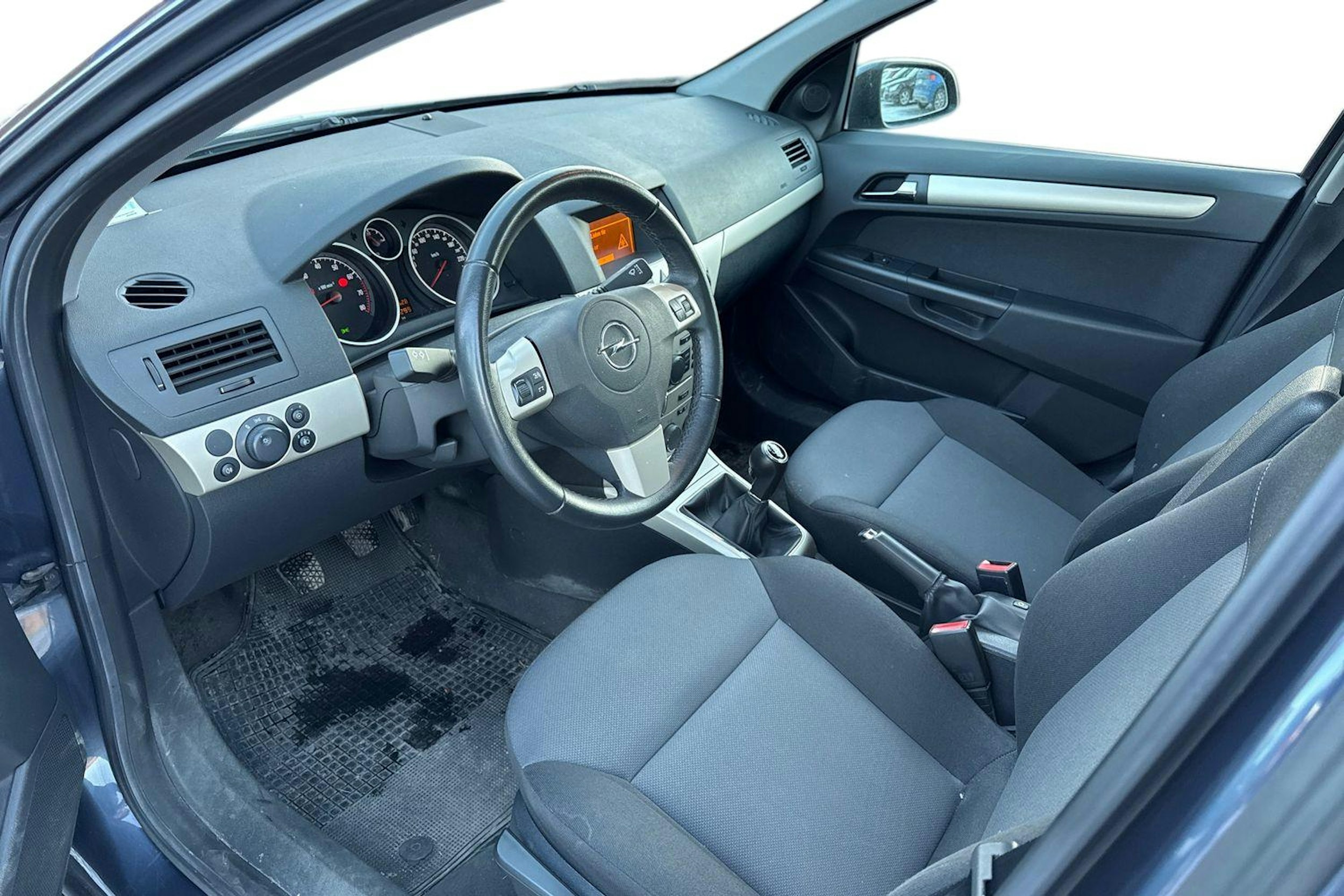 harmaa Opel Astra 2009 kuva 3.
