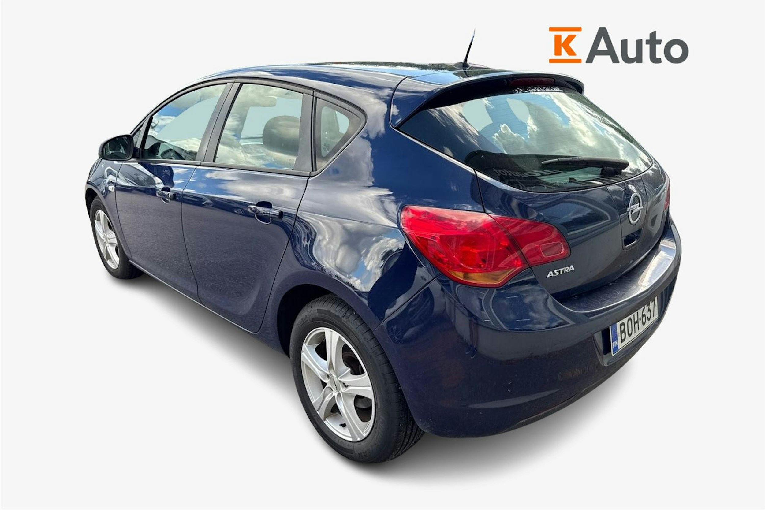 sininen Opel Astra 2010 kuva 2.