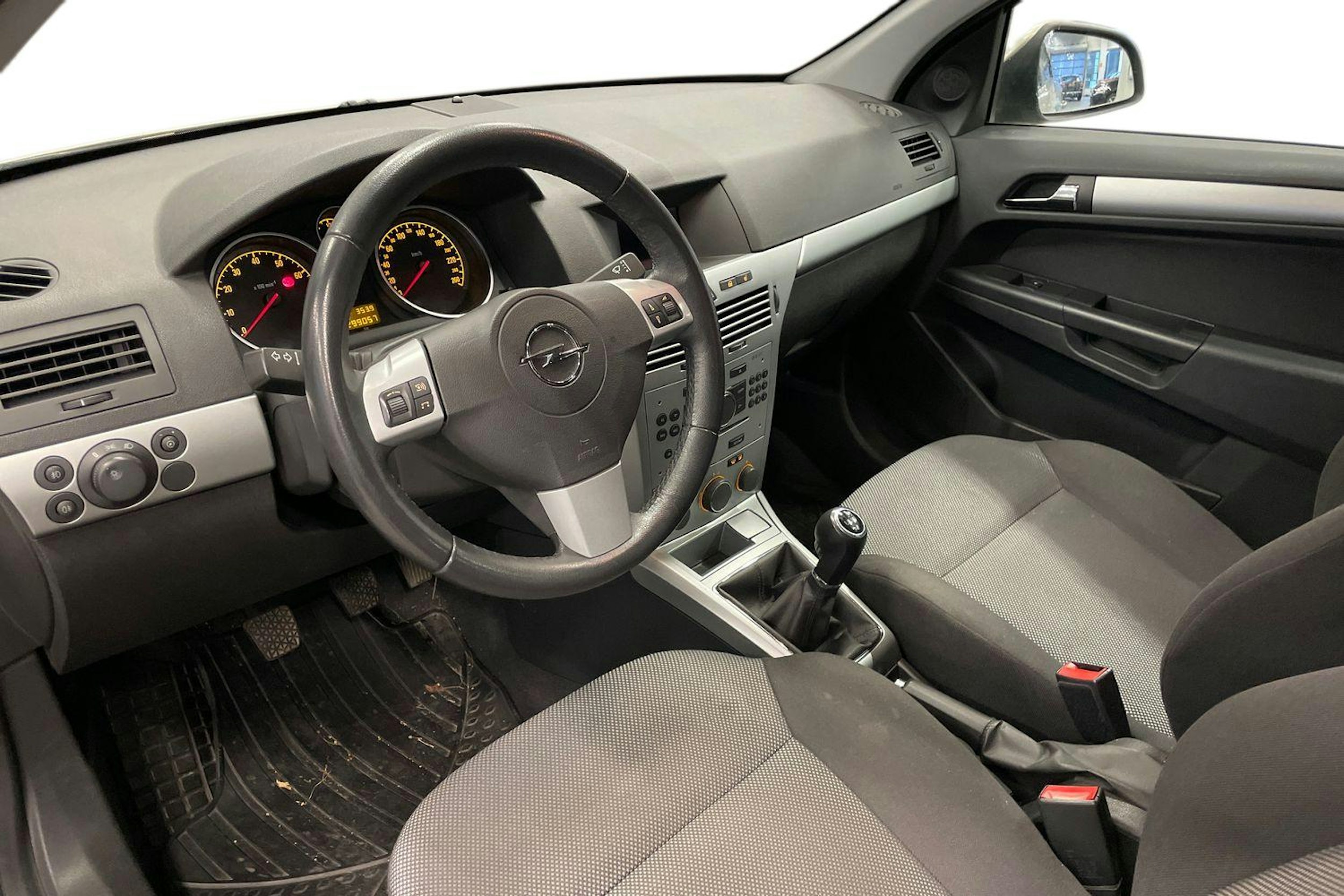 Ruskea (beige) Opel ASTRA 2010 kuva 3.