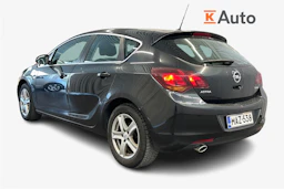 musta Opel Astra 2010 kuva 2.