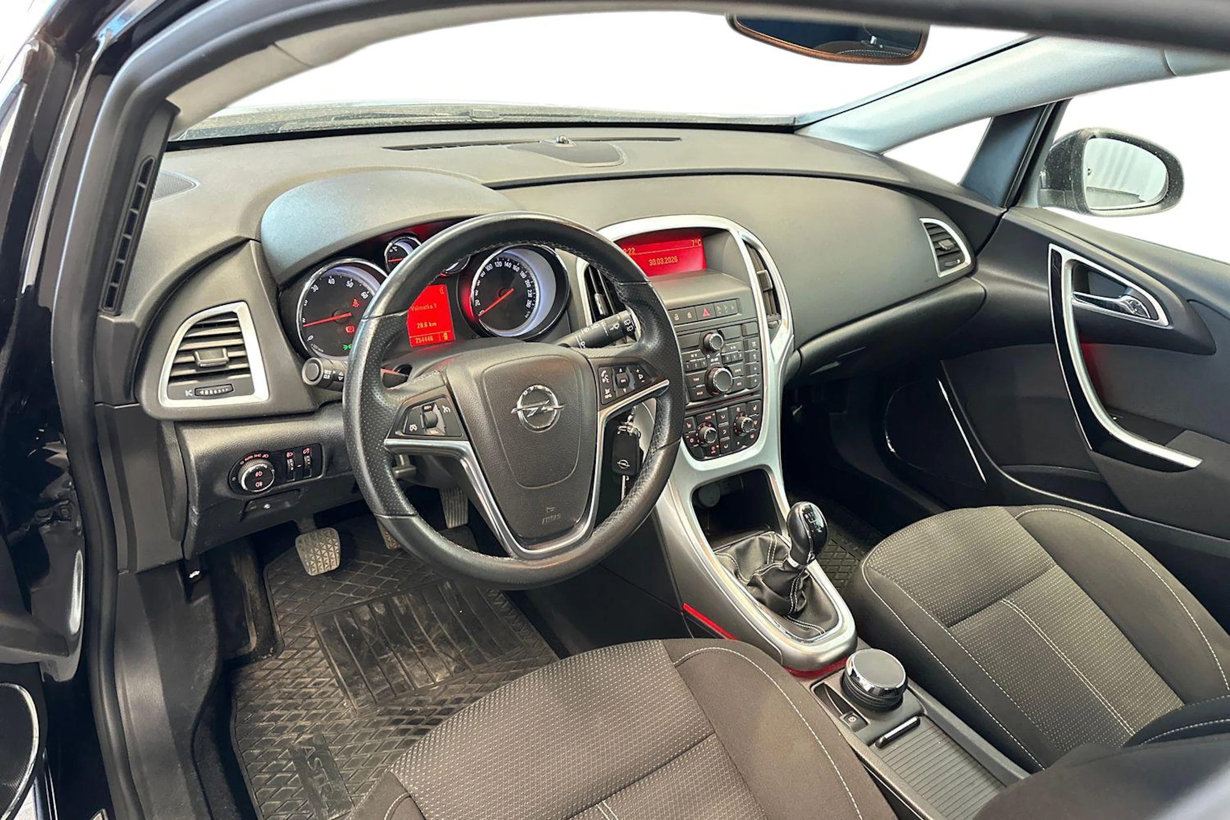 musta Opel Astra 2010 kuva 3.