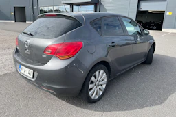 harmaa Opel Astra 2010 kuva 12.
