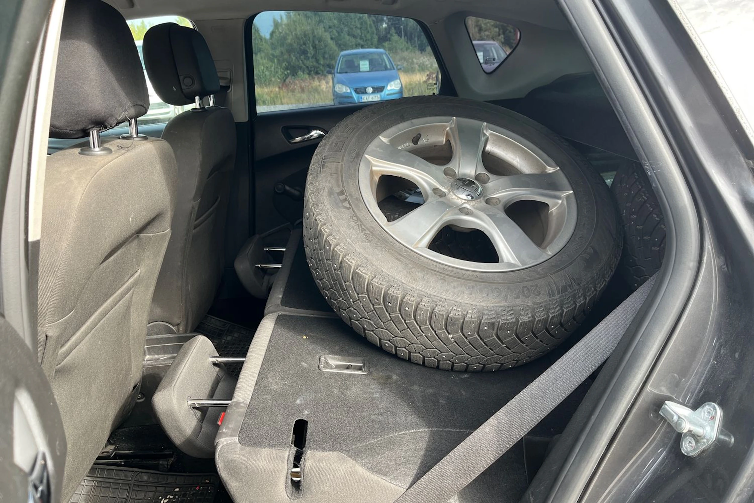 harmaa Opel Astra 2010 kuva 13.