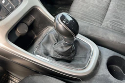 harmaa Opel Astra 2010 kuva 25.