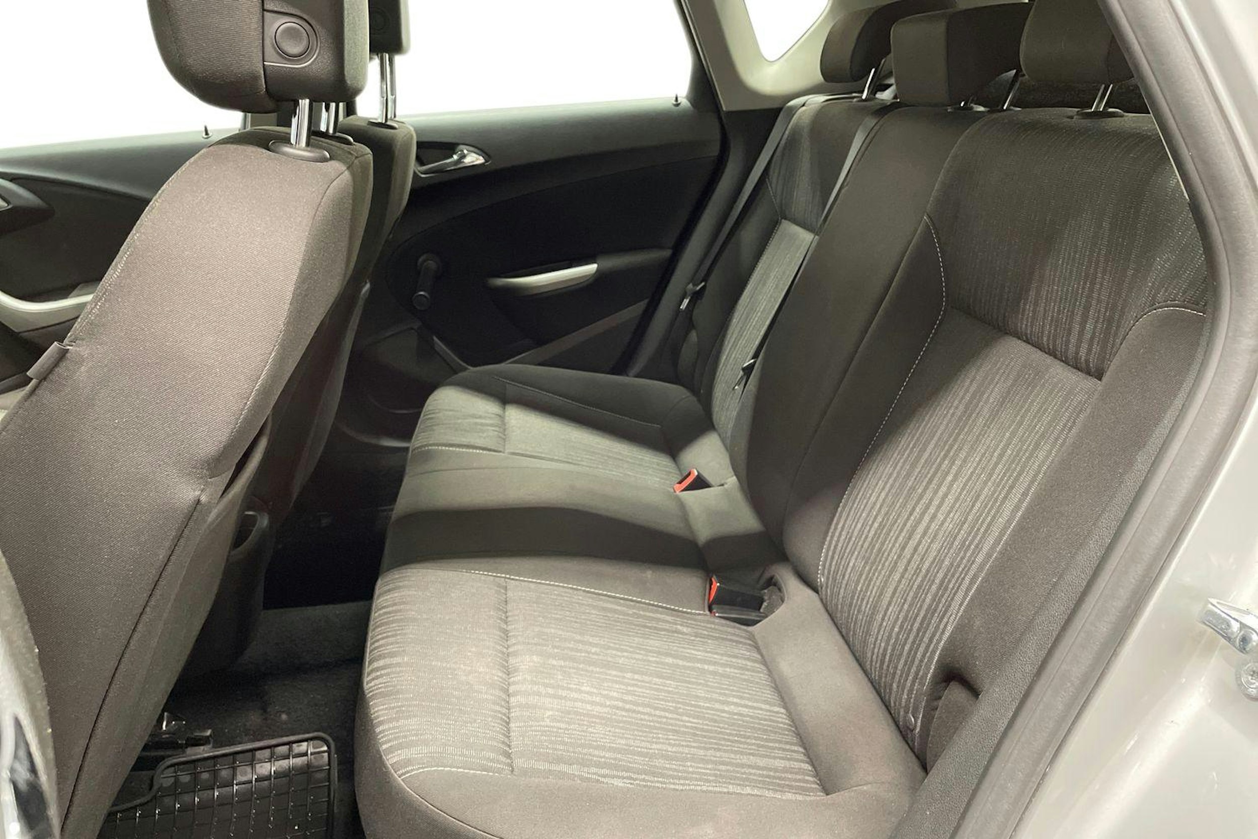 Hopea Opel ASTRA 2010 kuva 10.