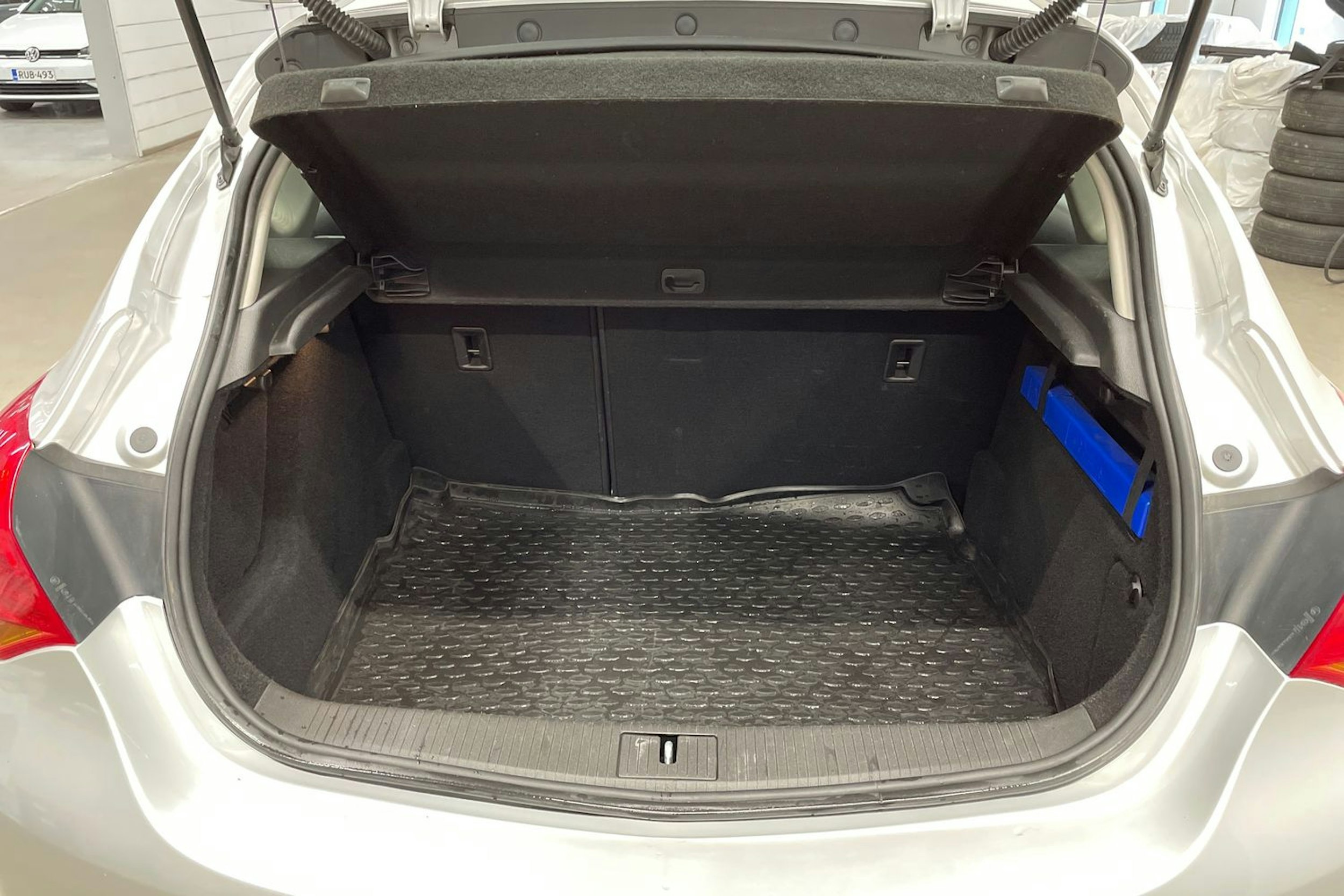 Hopea Opel ASTRA 2010 kuva 14.