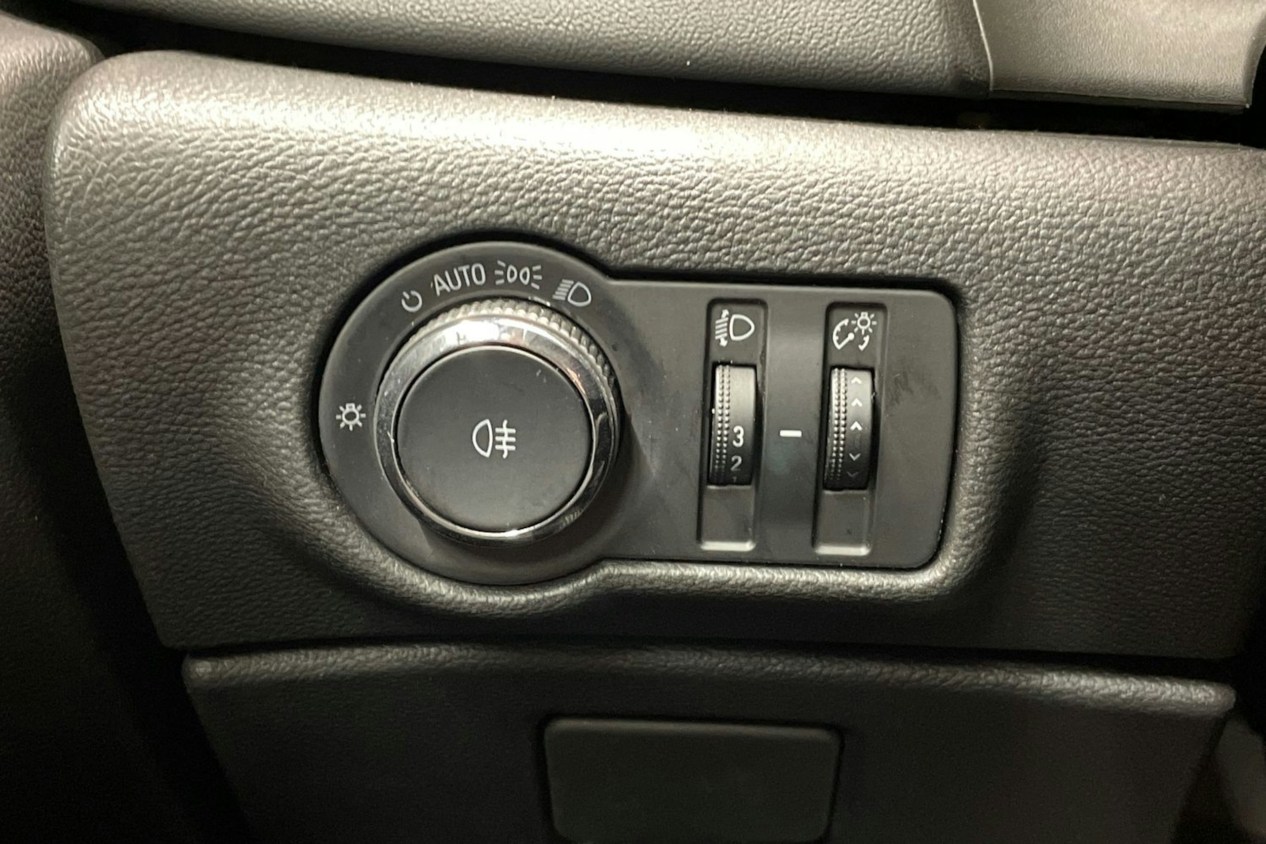 Hopea Opel ASTRA 2010 kuva 19.