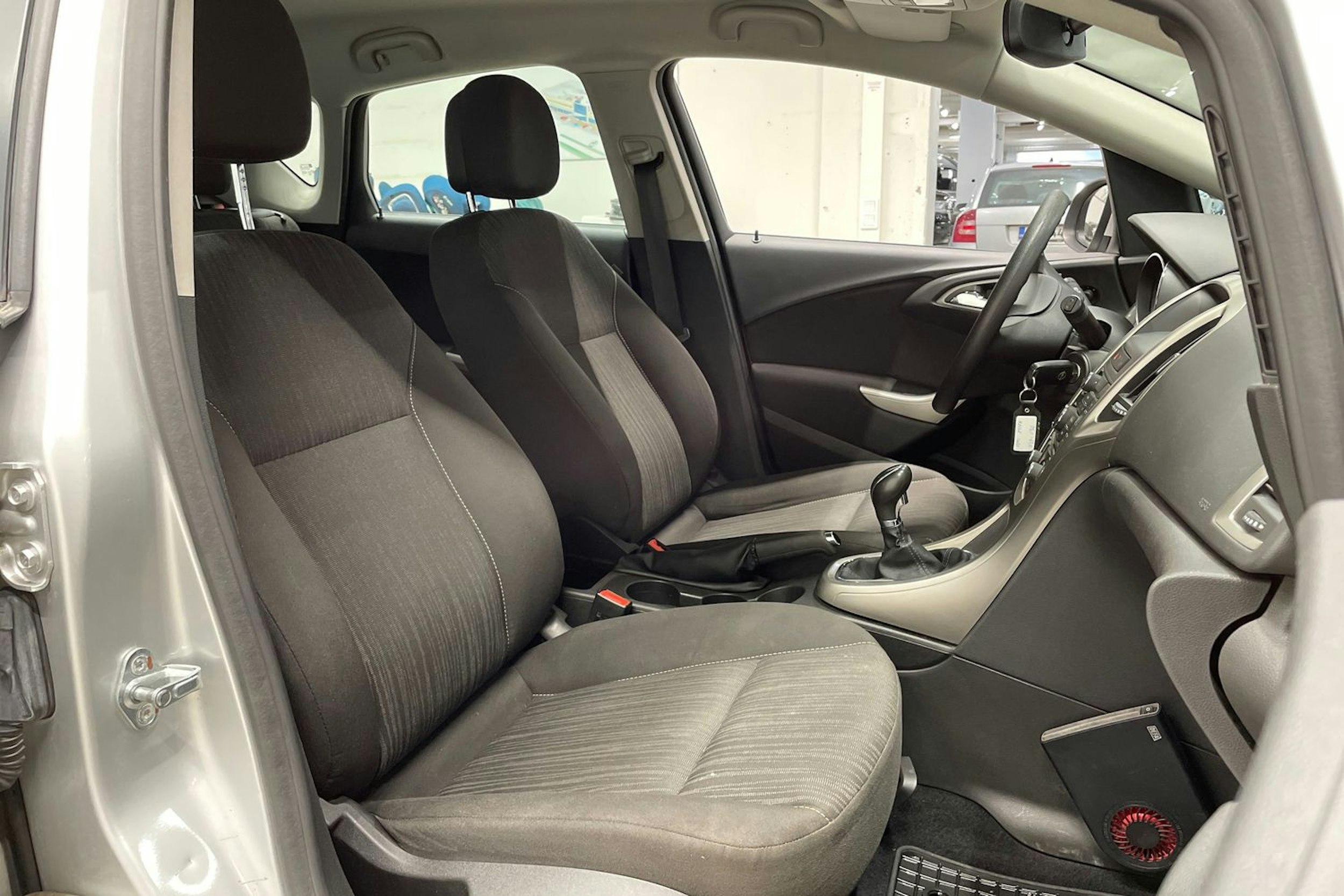 Hopea Opel ASTRA 2010 kuva 23.