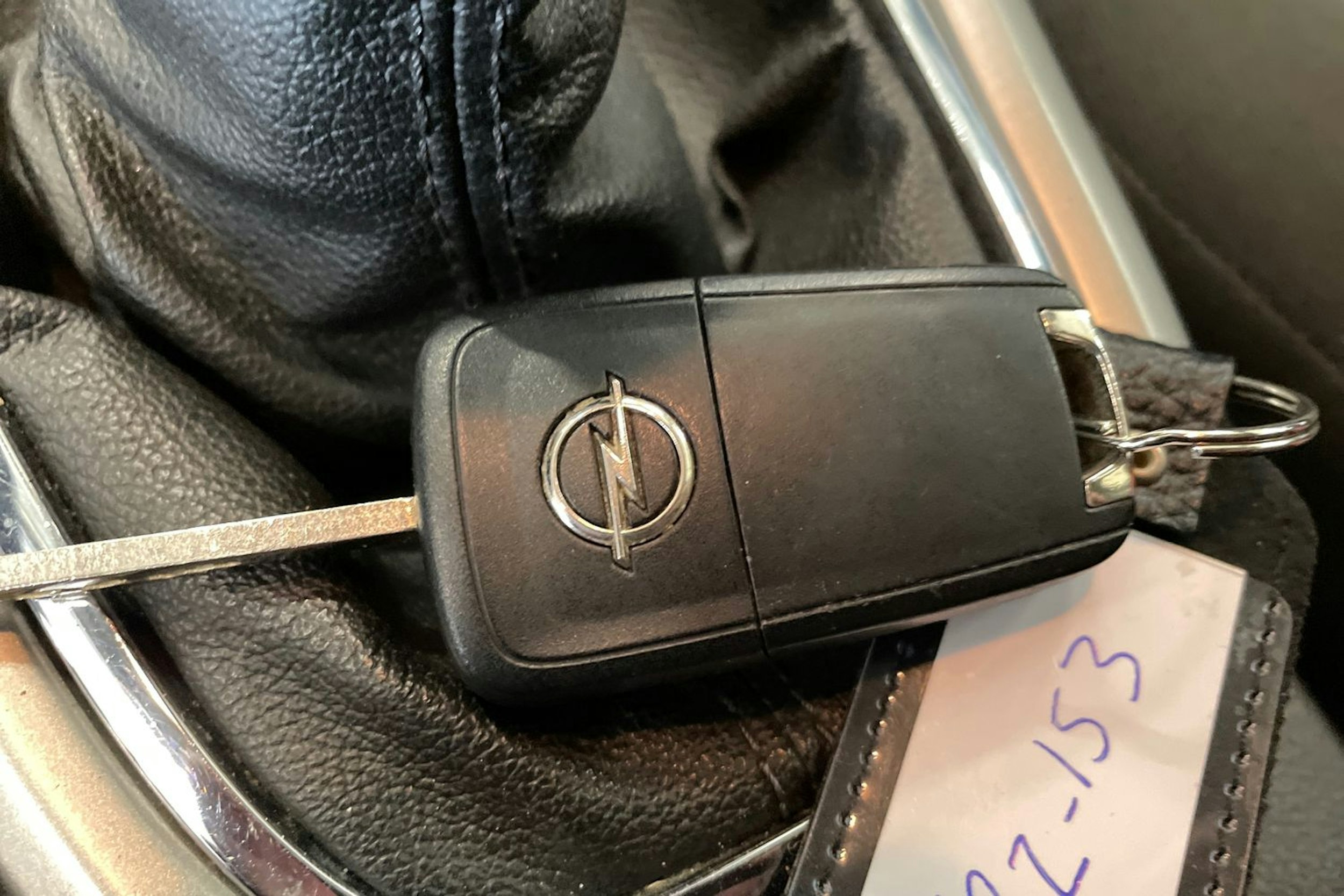 hopea Opel Astra 2010 kuva 23.