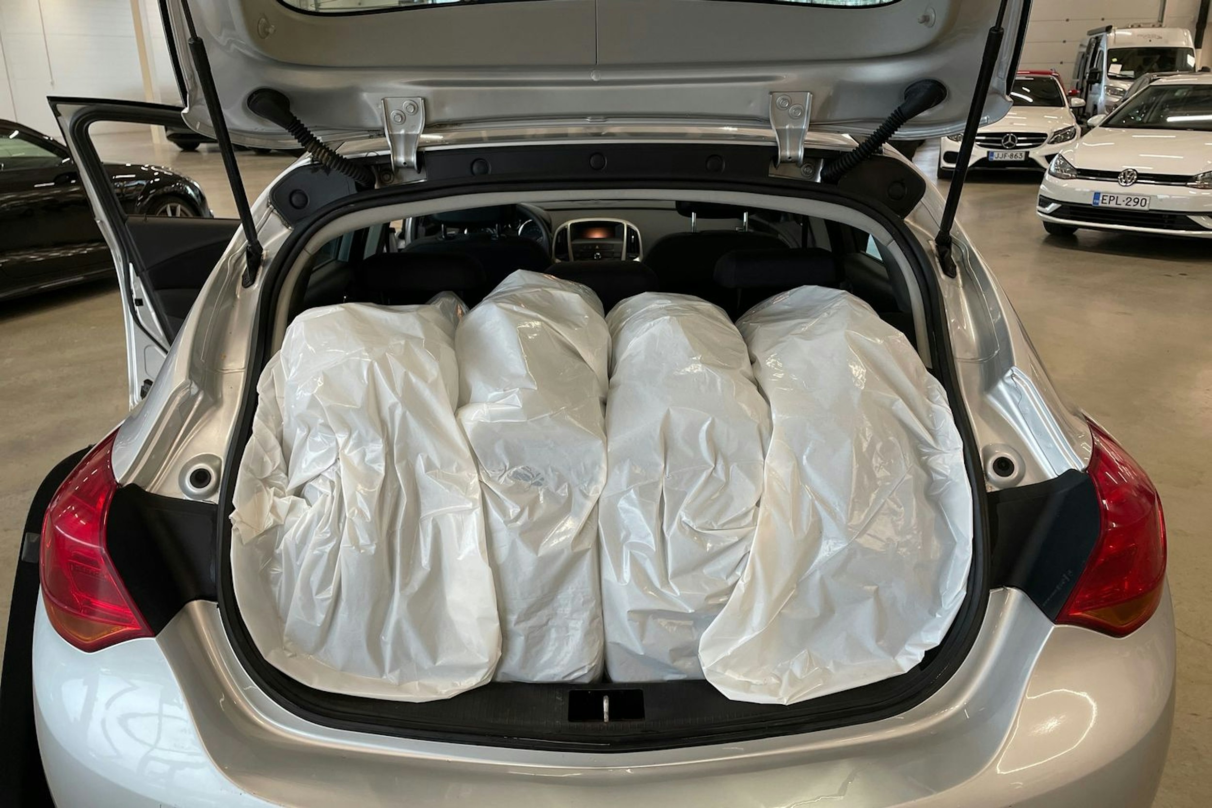 hopea Opel Astra 2010 kuva 24.