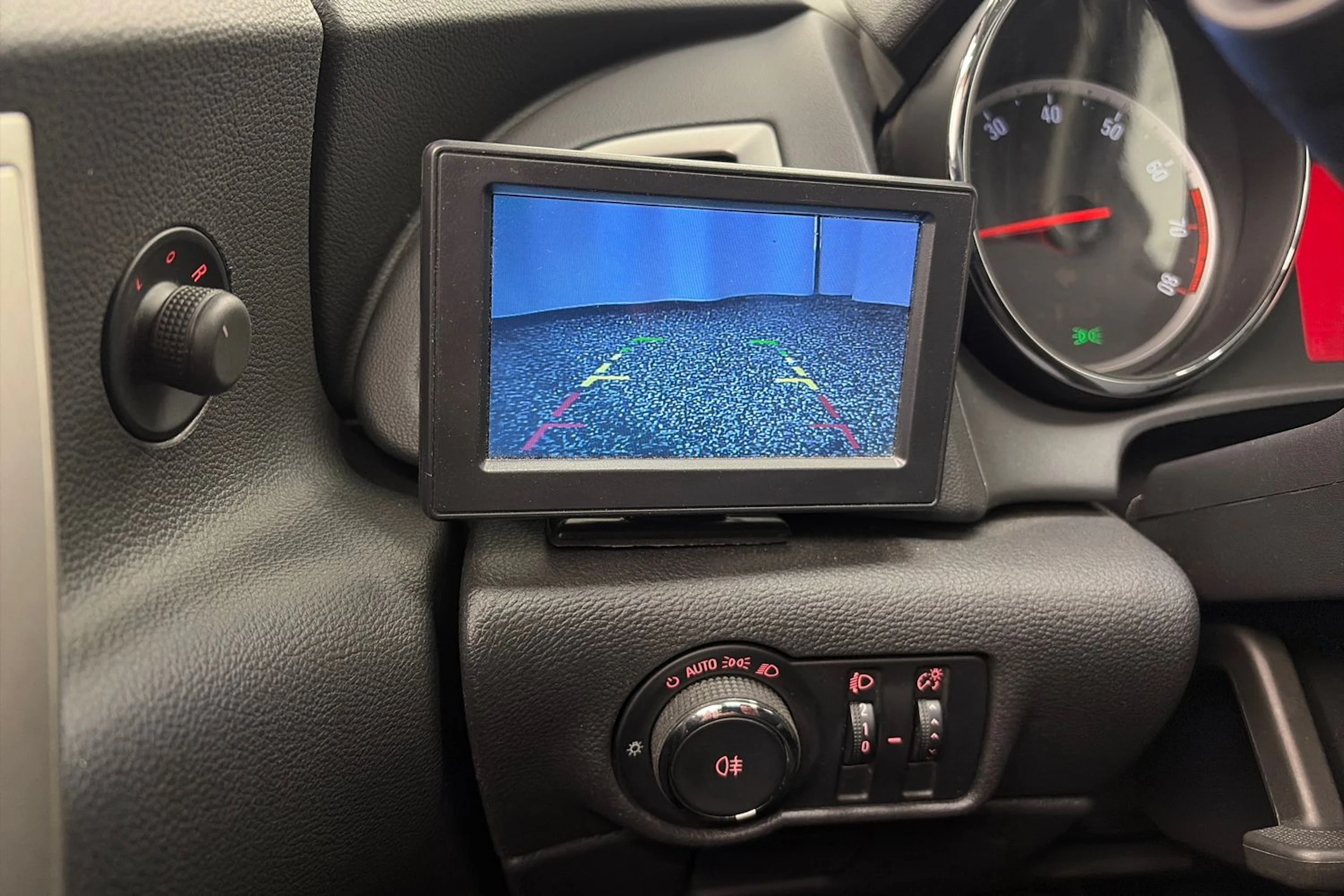 hopea Opel Astra 2011 kuva 16.