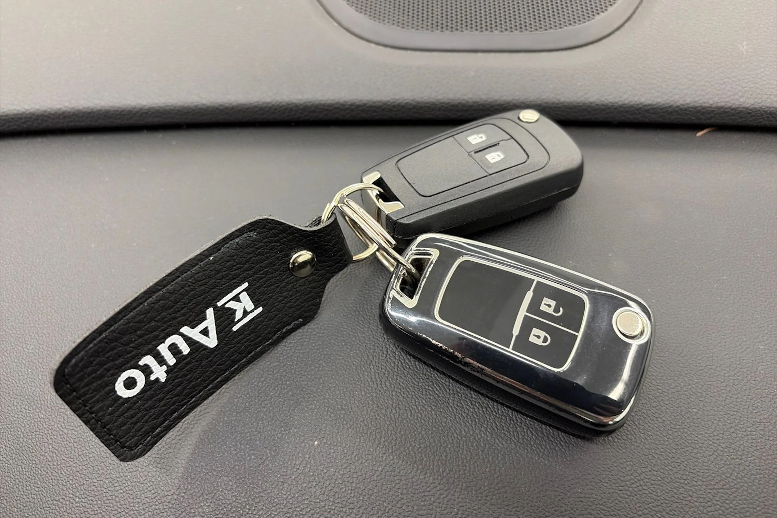 hopea Opel Astra 2011 kuva 20.