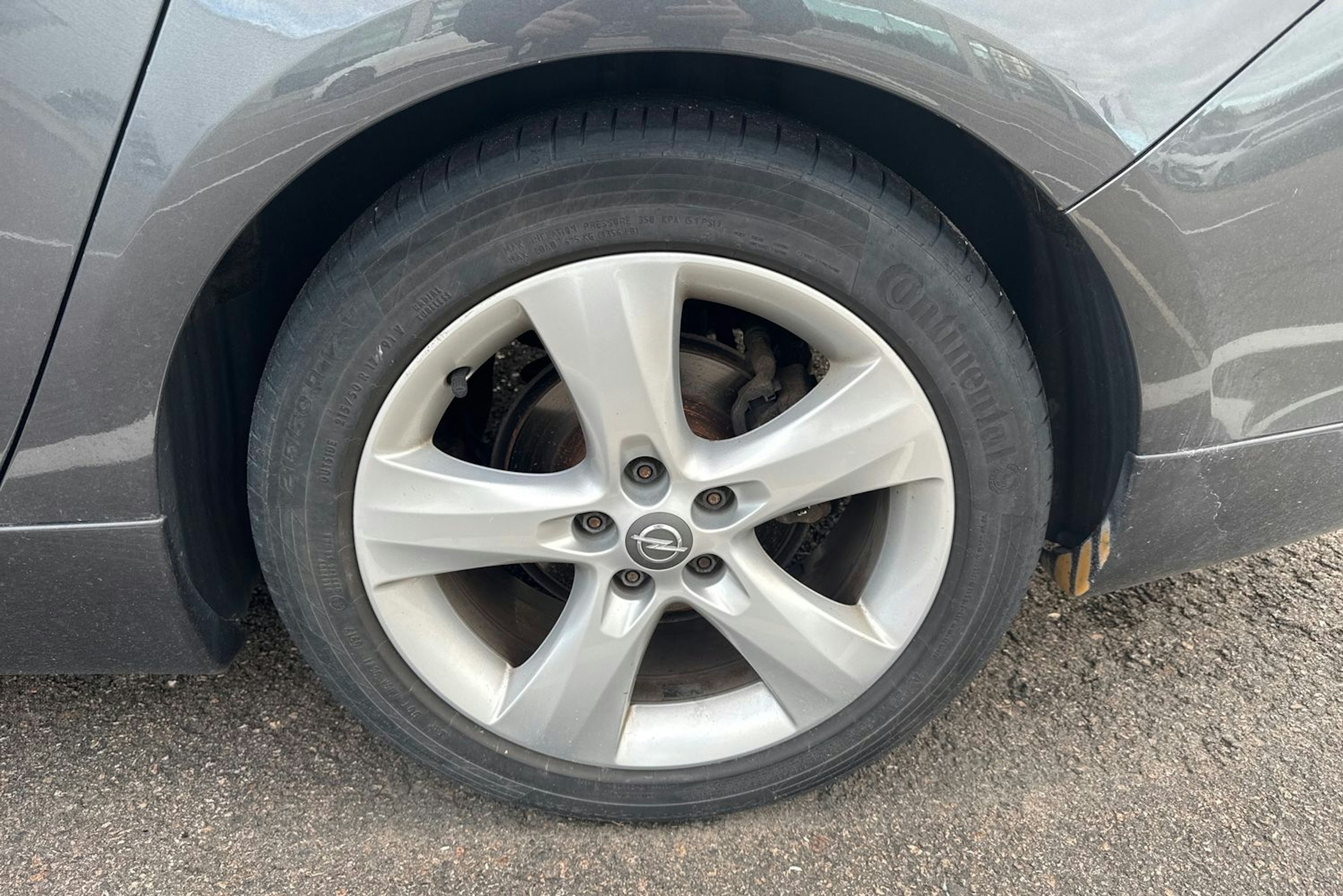 Harmaa Opel ASTRA 2011 kuva 13.