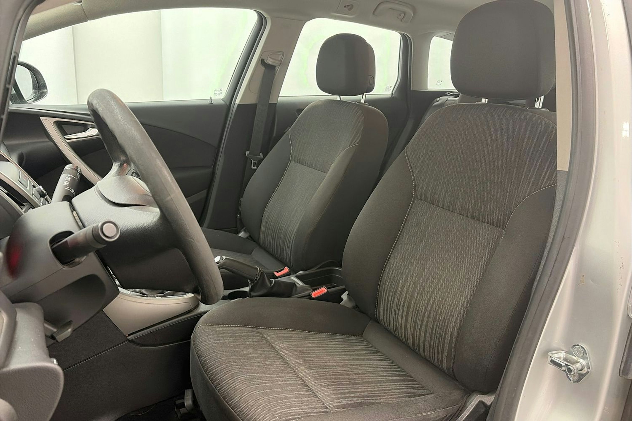 Hopea Opel ASTRA 2011 kuva 15.