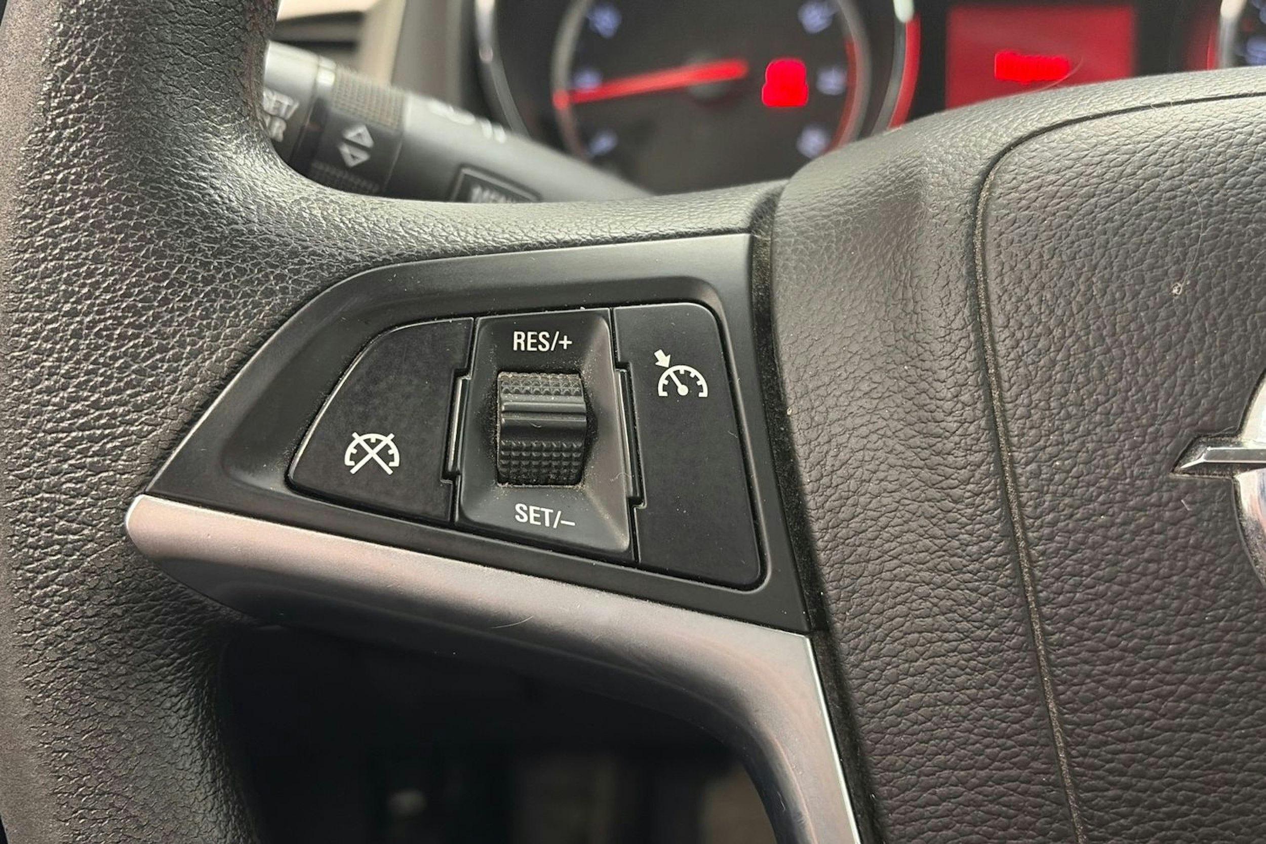 Hopea Opel ASTRA 2011 kuva 17.