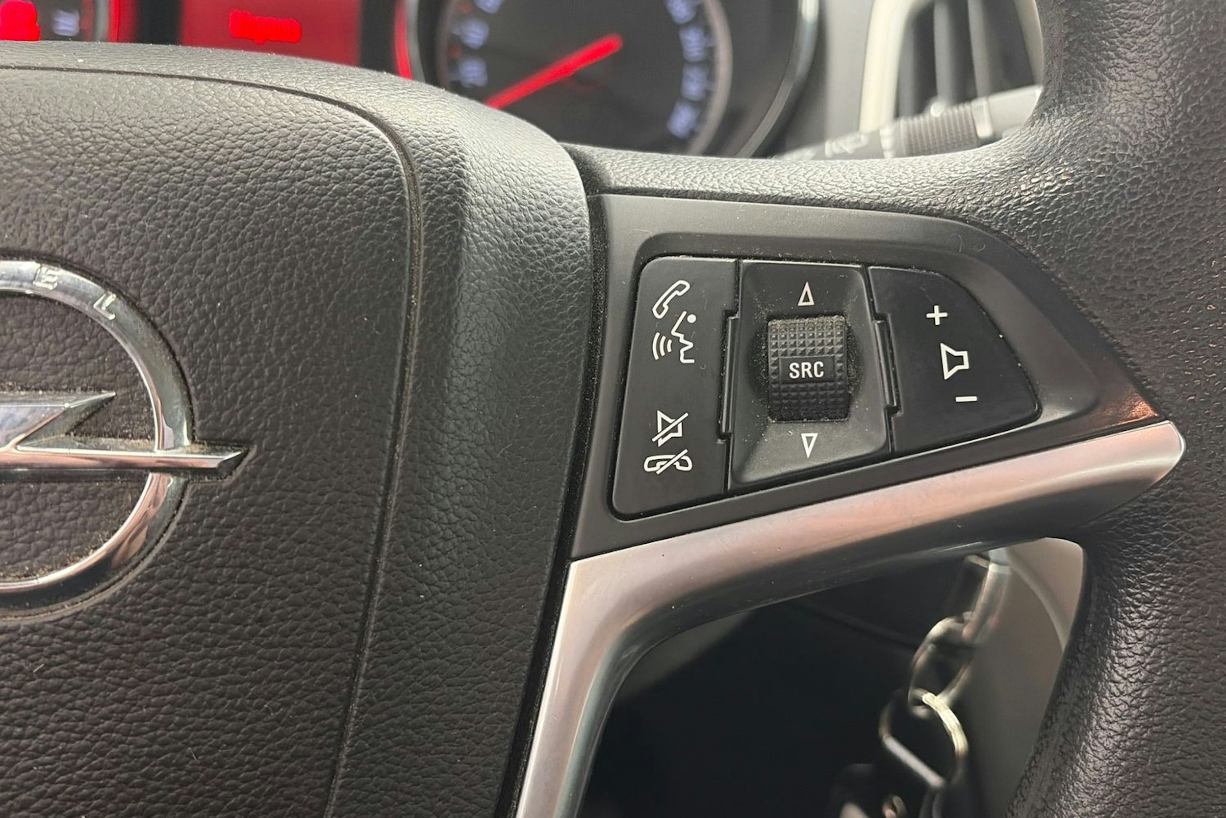 Hopea Opel ASTRA 2011 kuva 18.