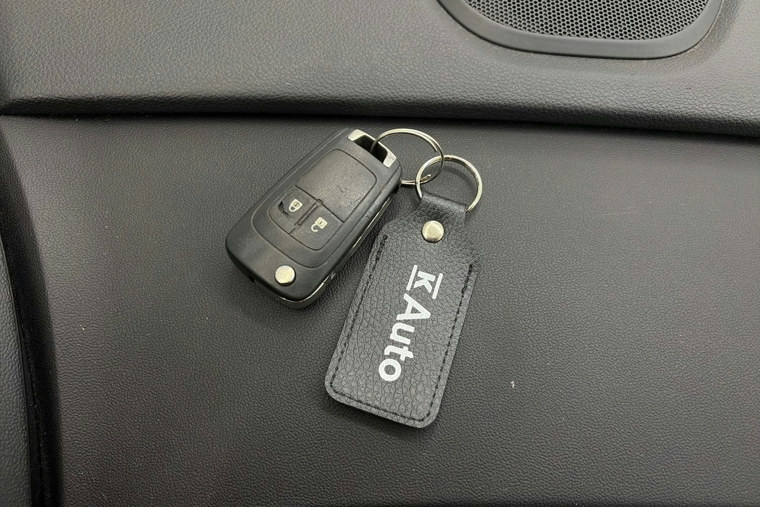 Hopea Opel ASTRA 2011 kuva 21.