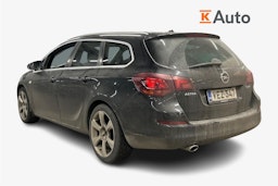musta Opel Astra 2011 kuva 2.