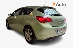 vihreä Opel Astra 2011 kuva 2.