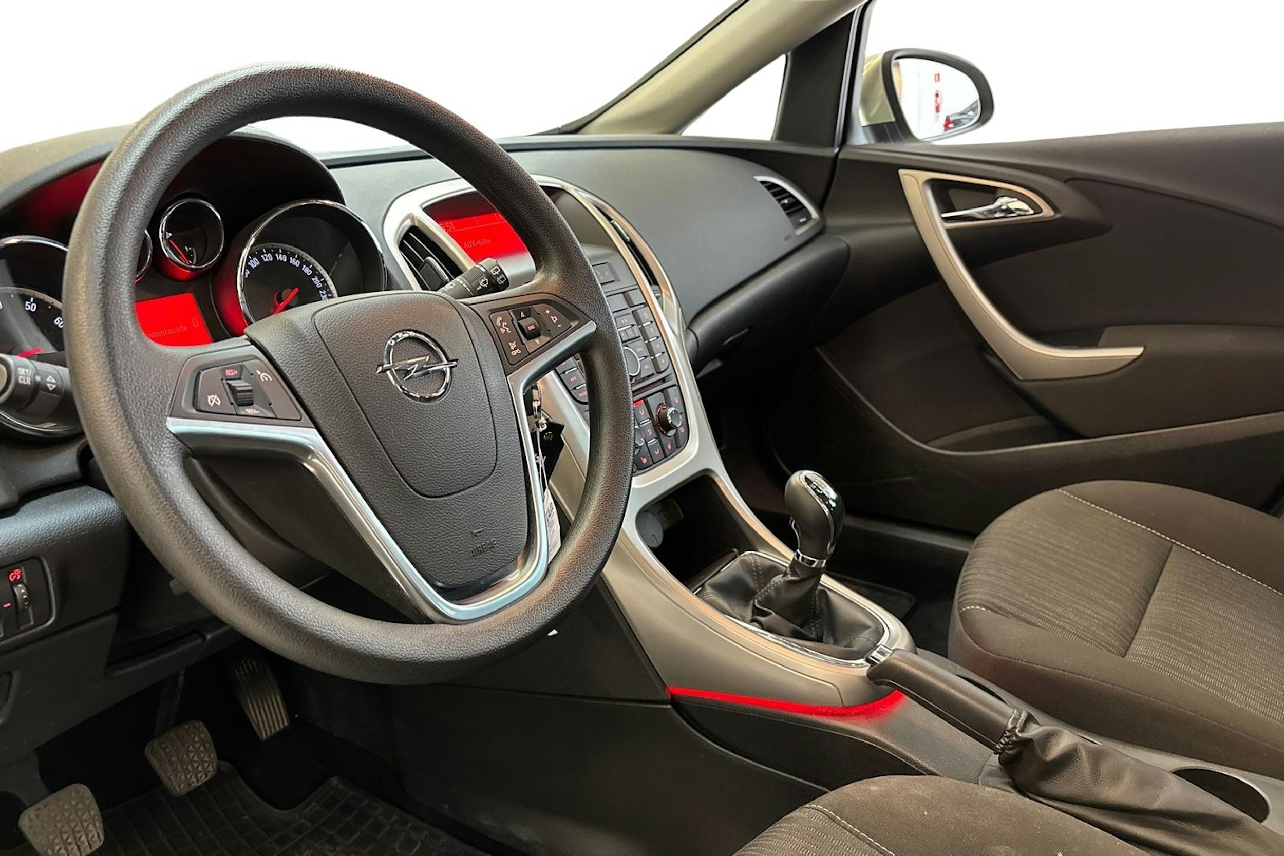 vihreä Opel Astra 2011 kuva 7.