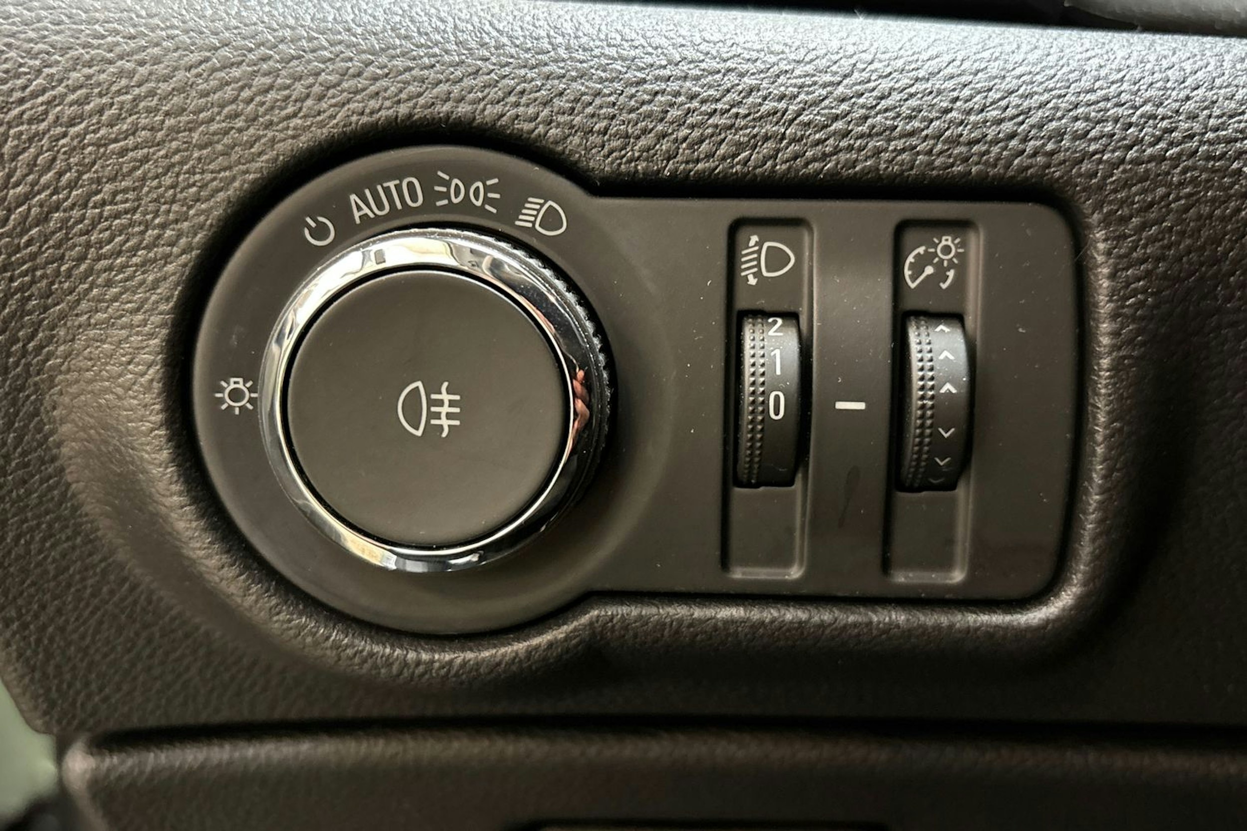 vihreä Opel Astra 2011 kuva 18.