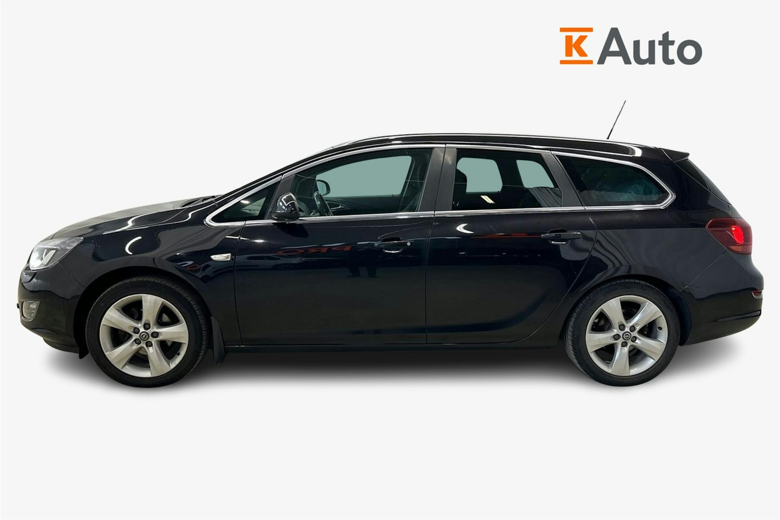 met. musta Opel Astra 2011 kuva 6.