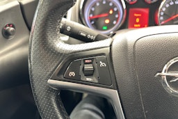 met. musta Opel Astra 2011 kuva 14.
