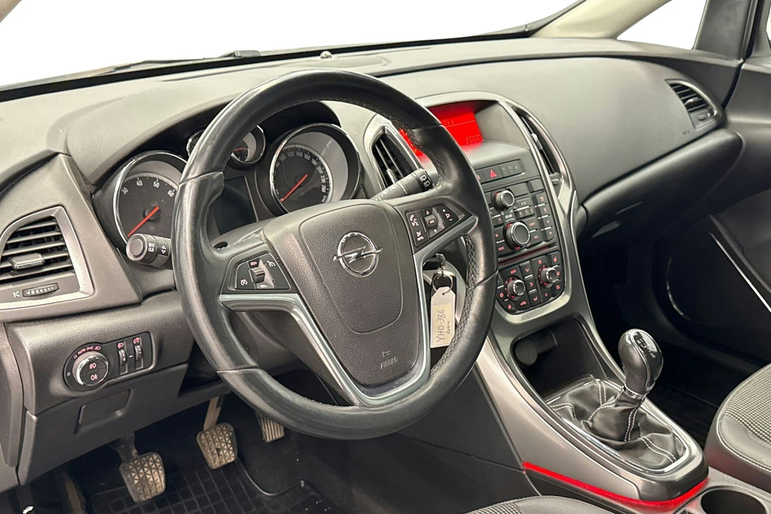 hopea Opel Astra 2011 kuva 6.