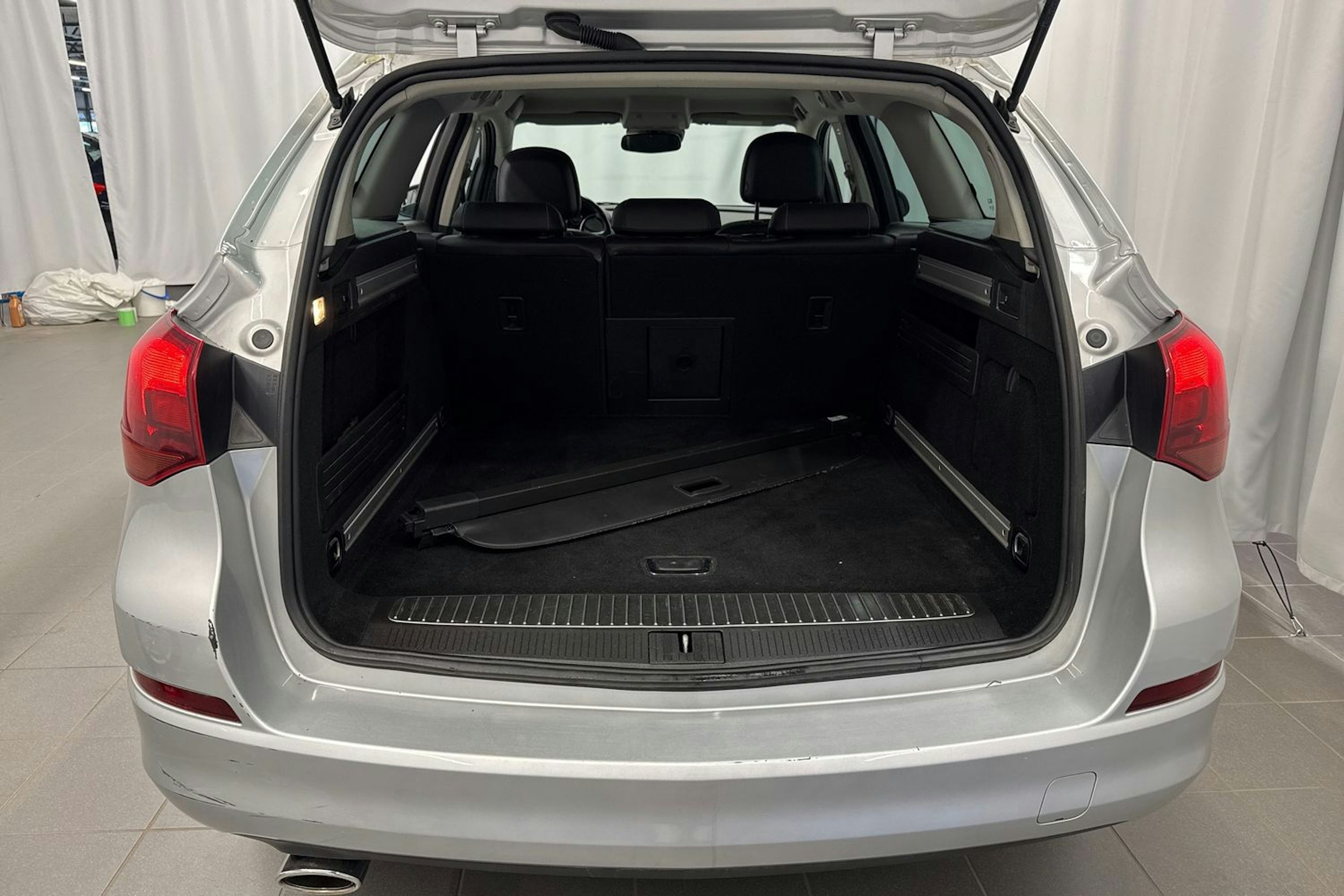 hopea Opel Astra 2011 kuva 11.