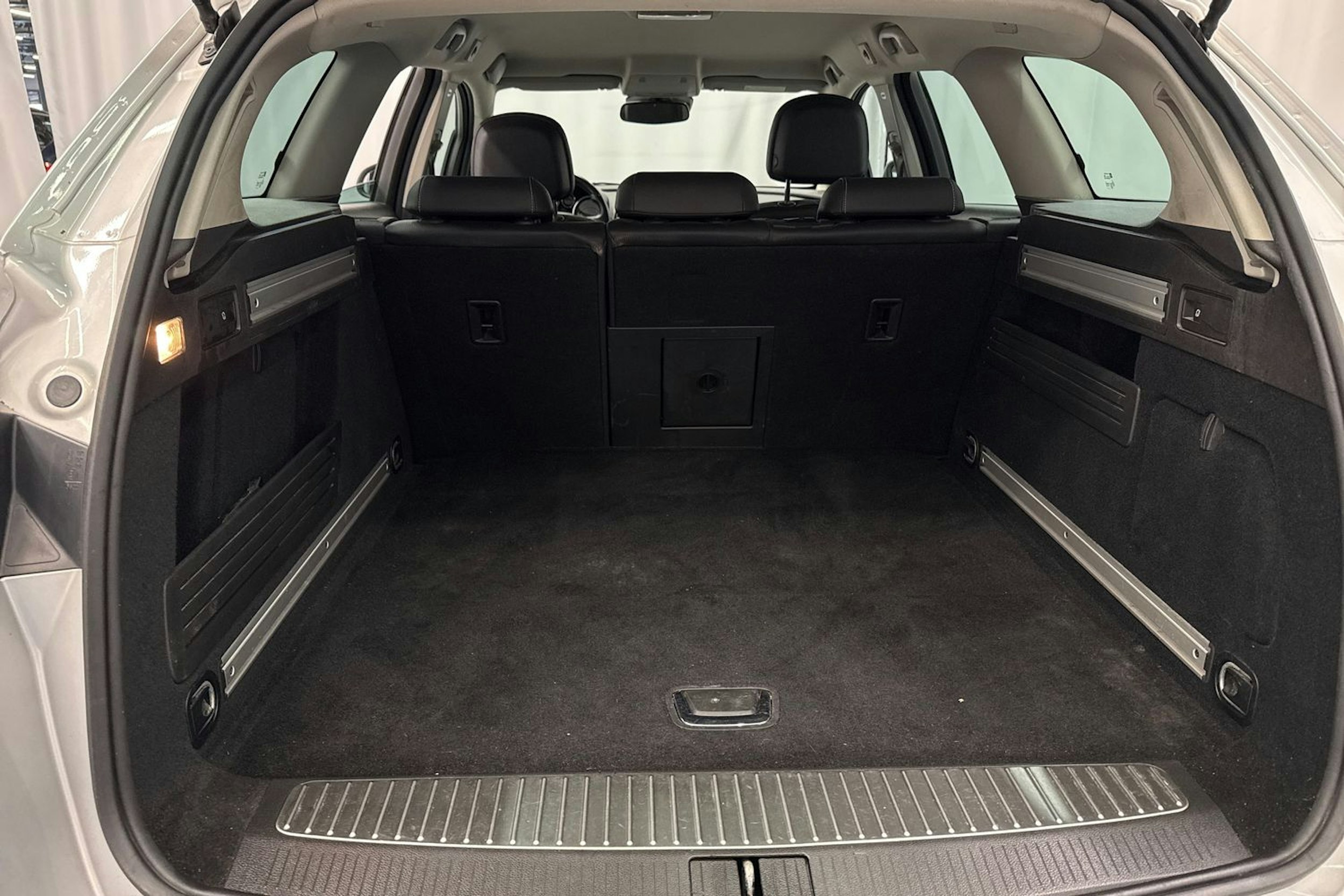 hopea Opel Astra 2011 kuva 12.