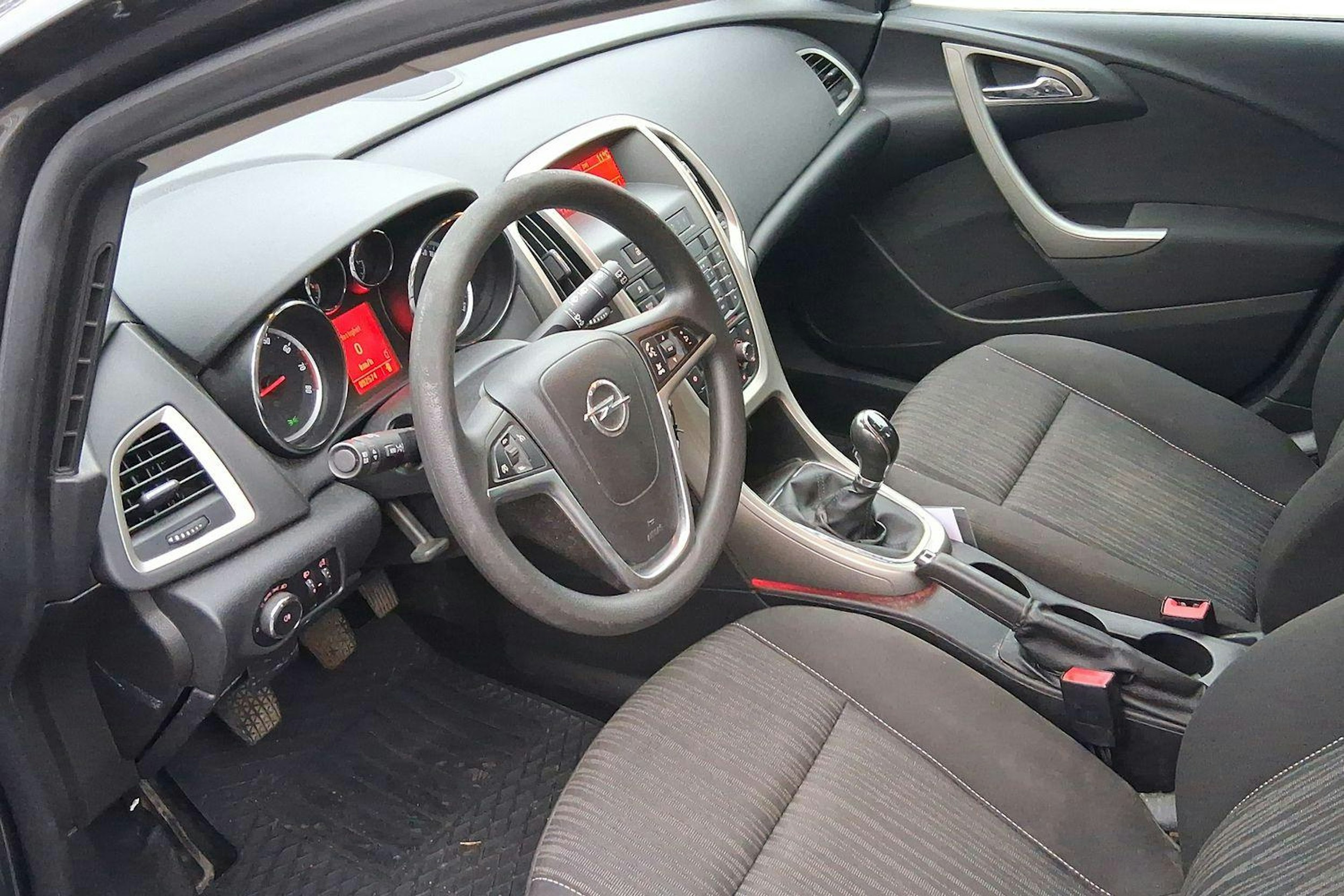harmaa Opel Astra 2011 kuva 7.