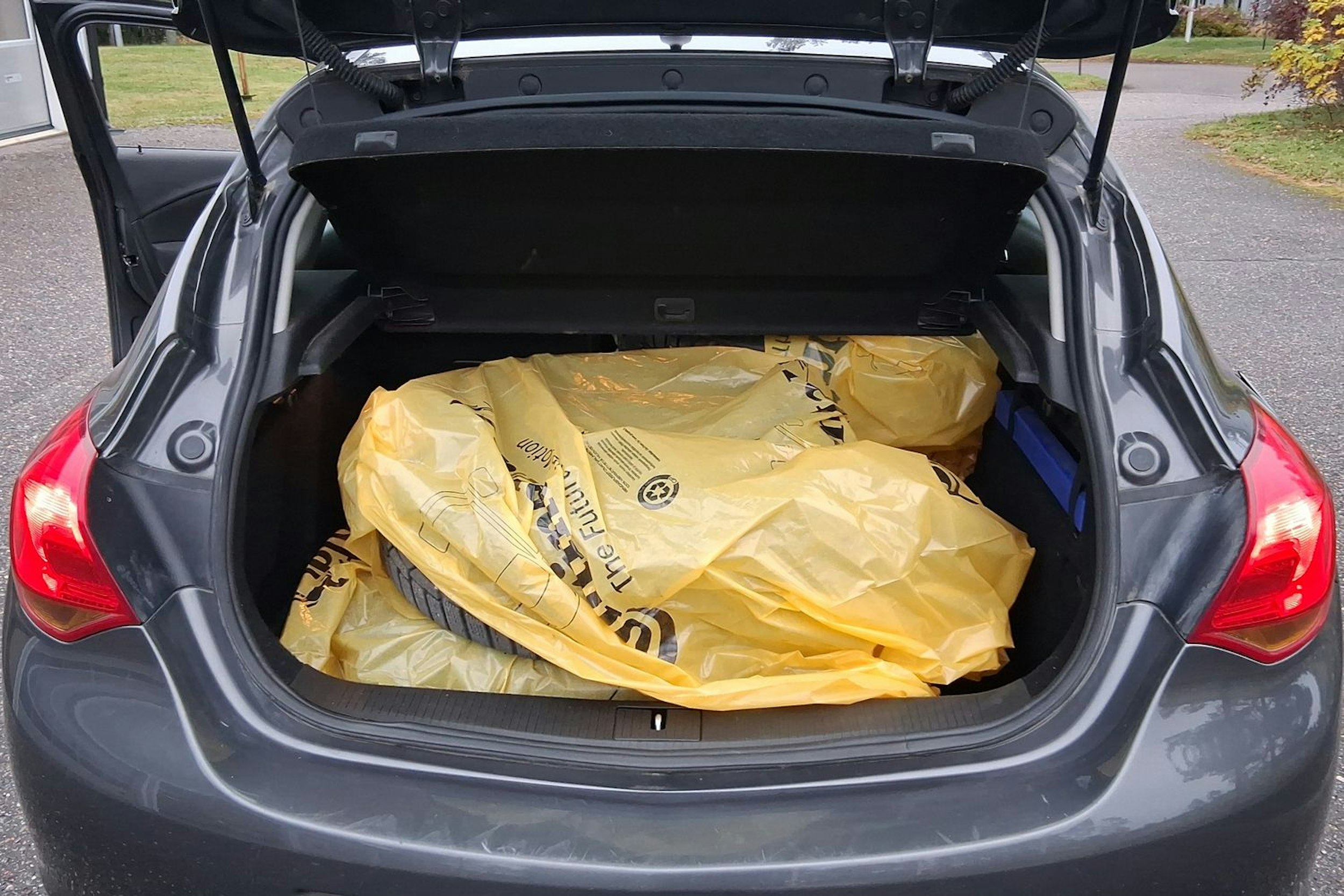 harmaa Opel Astra 2011 kuva 15.