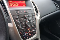 harmaa Opel Astra 2011 kuva 16.