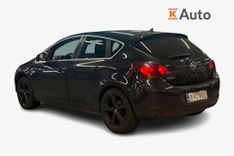 musta Opel Astra 2012 kuva 2.