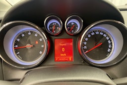 musta Opel Astra 2012 kuva 15.