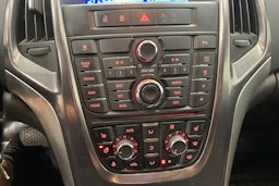 musta Opel Astra 2012 kuva 18.