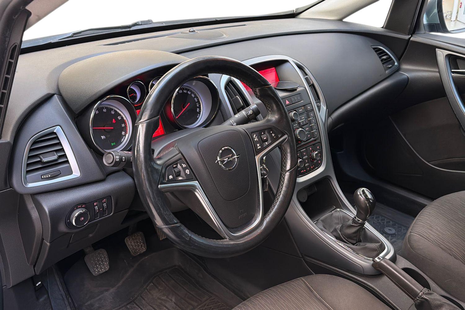 Opel Astra 2012, kuva 6/43