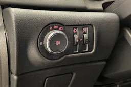 harmaa Opel Astra 2012 kuva 18.