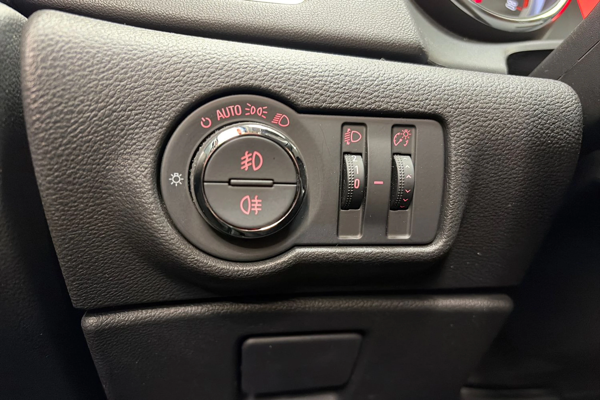 Harmaa Opel ASTRA 2012 kuva 25.
