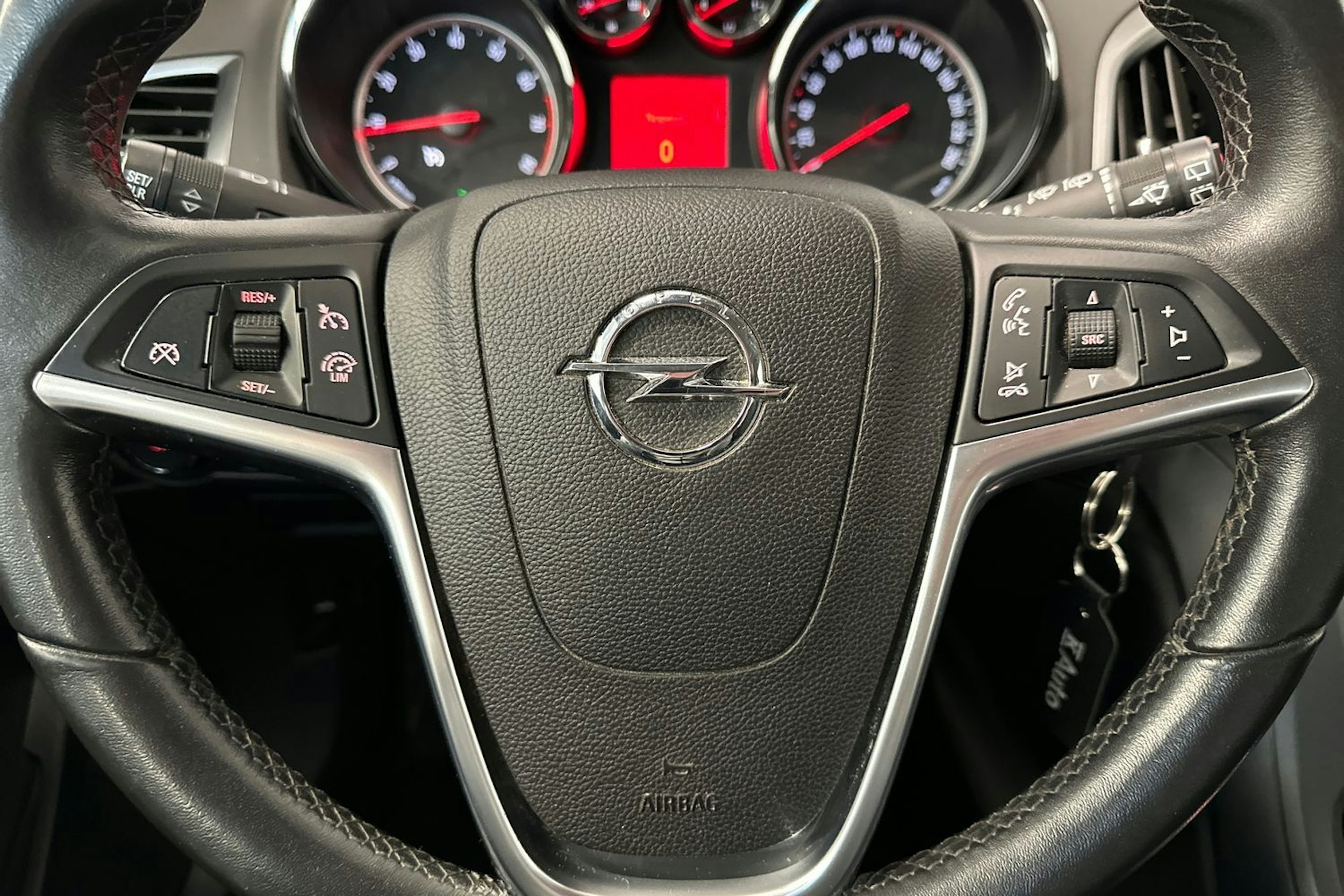 hopea Opel Astra 2013 kuva 17.