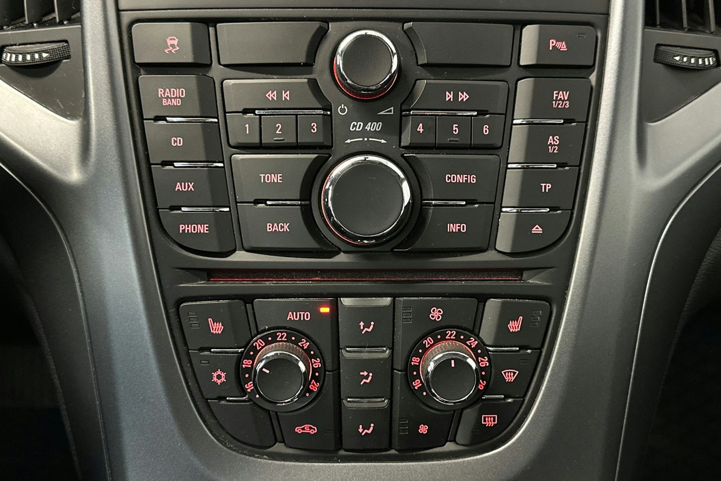 hopea Opel Astra 2013 kuva 20.