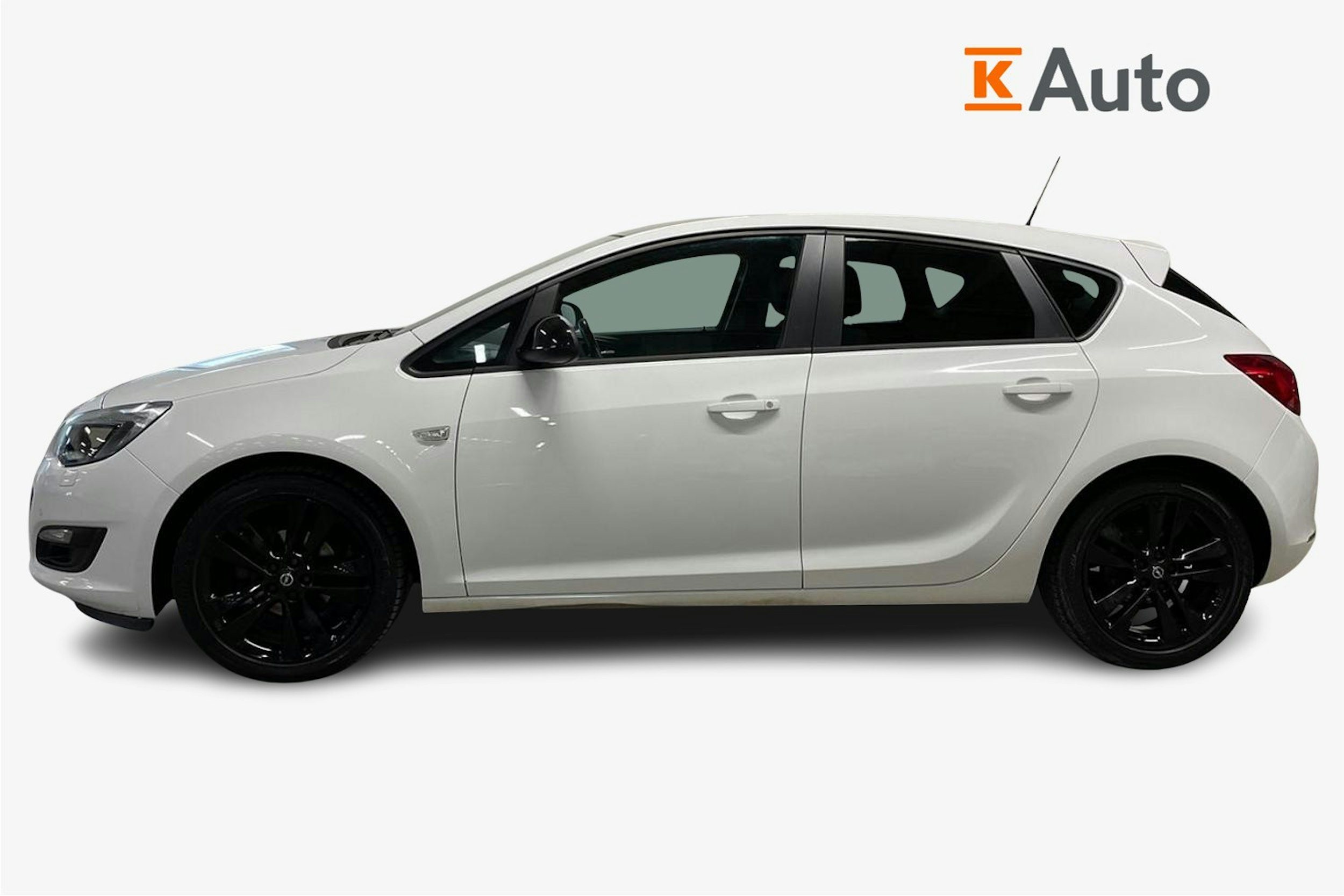 valkoinen Opel Astra 2013 kuva 6.