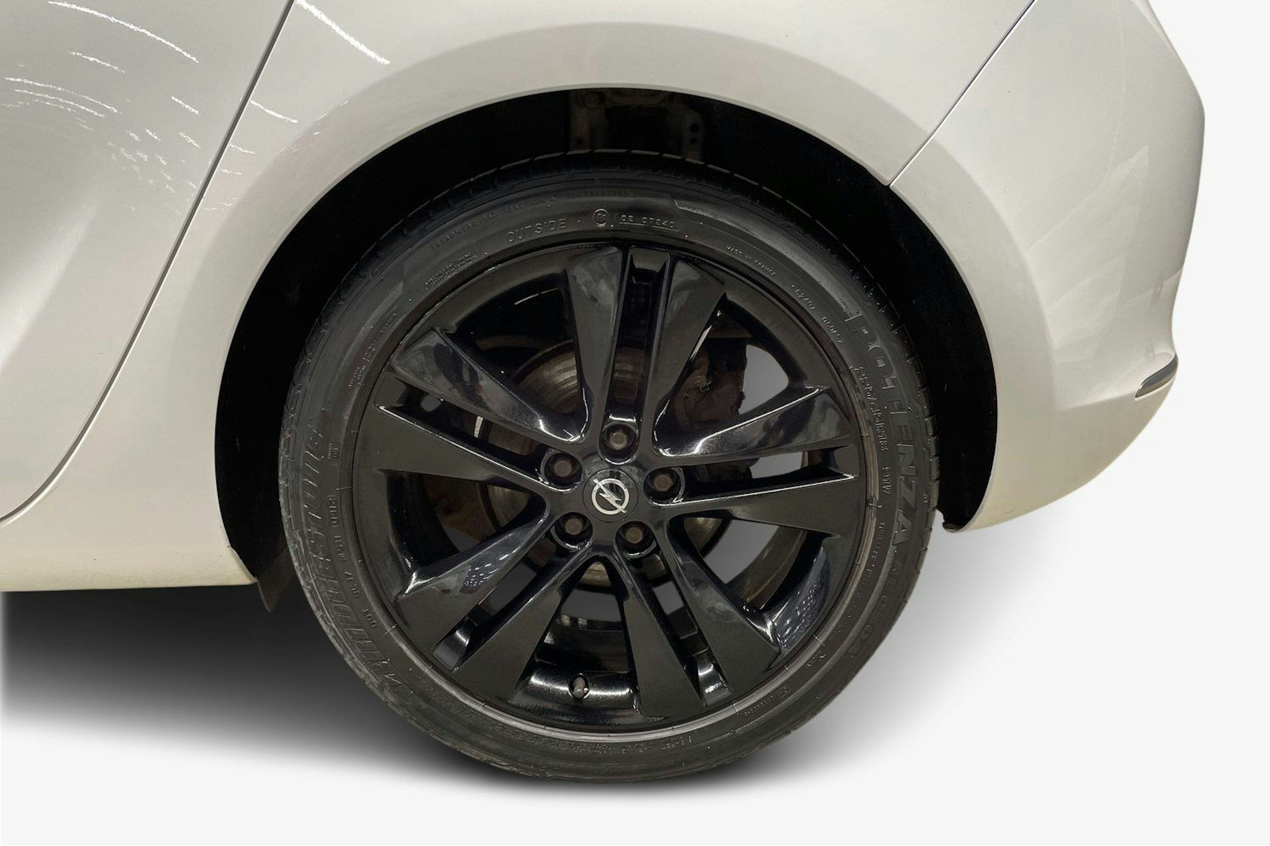 valkoinen Opel Astra 2013 kuva 11.