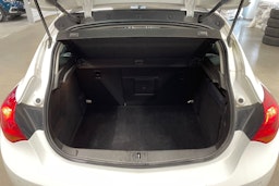 valkoinen Opel Astra 2013 kuva 14.